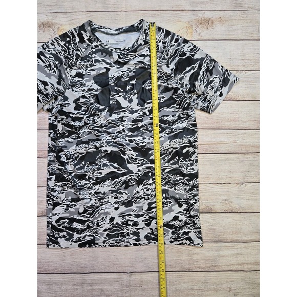 Under Armour Shirt Youth XL Black Logo Loose‎ Fit Black White Camo Athletic - Picture 4 of 6